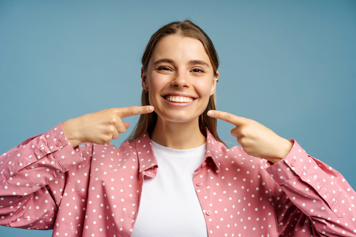 Featured image for “Your Wedding’s 8-Week Teeth Whitening Timeline Explained”